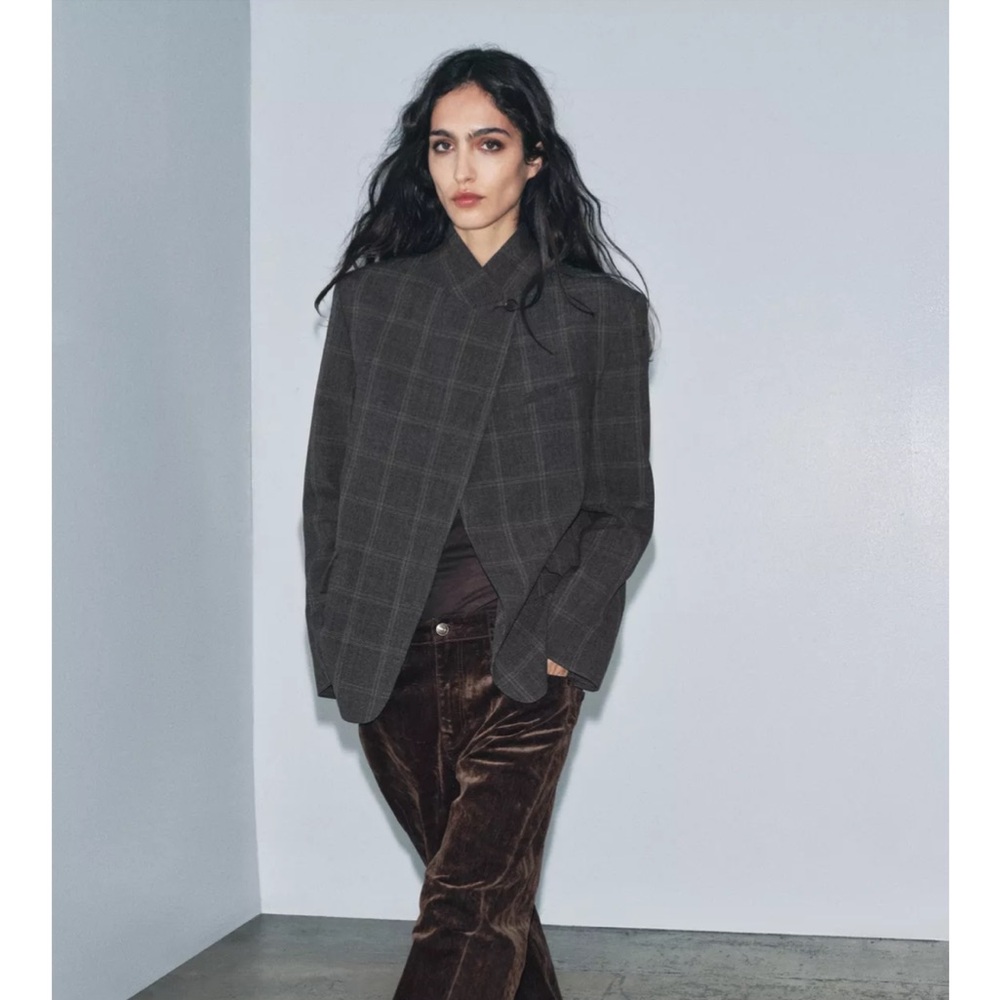 NWT Viral Limited Edition Zara Plaid Blazer